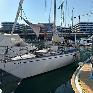  Bateau-hôtel Unique Wooden Sail Yacht + 2 Bikes Included!