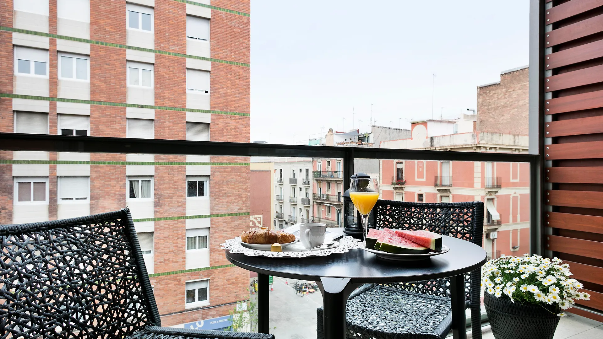 Lugaris Rambla Apartments Barcellona Spagna