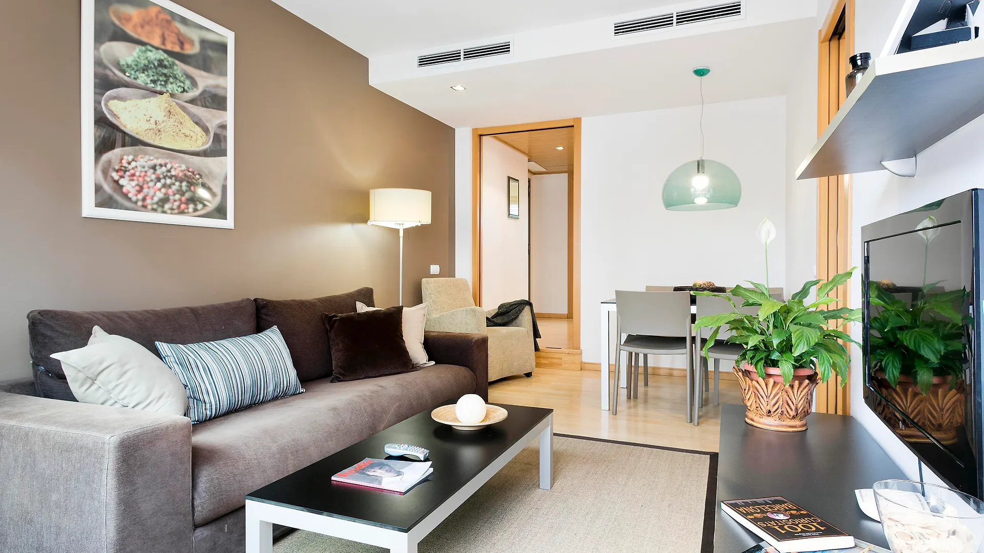 Lugaris Rambla Apartments Barcellona