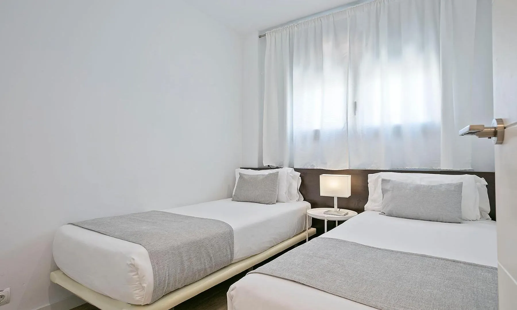 Lugaris Rambla Apartments Barcellona