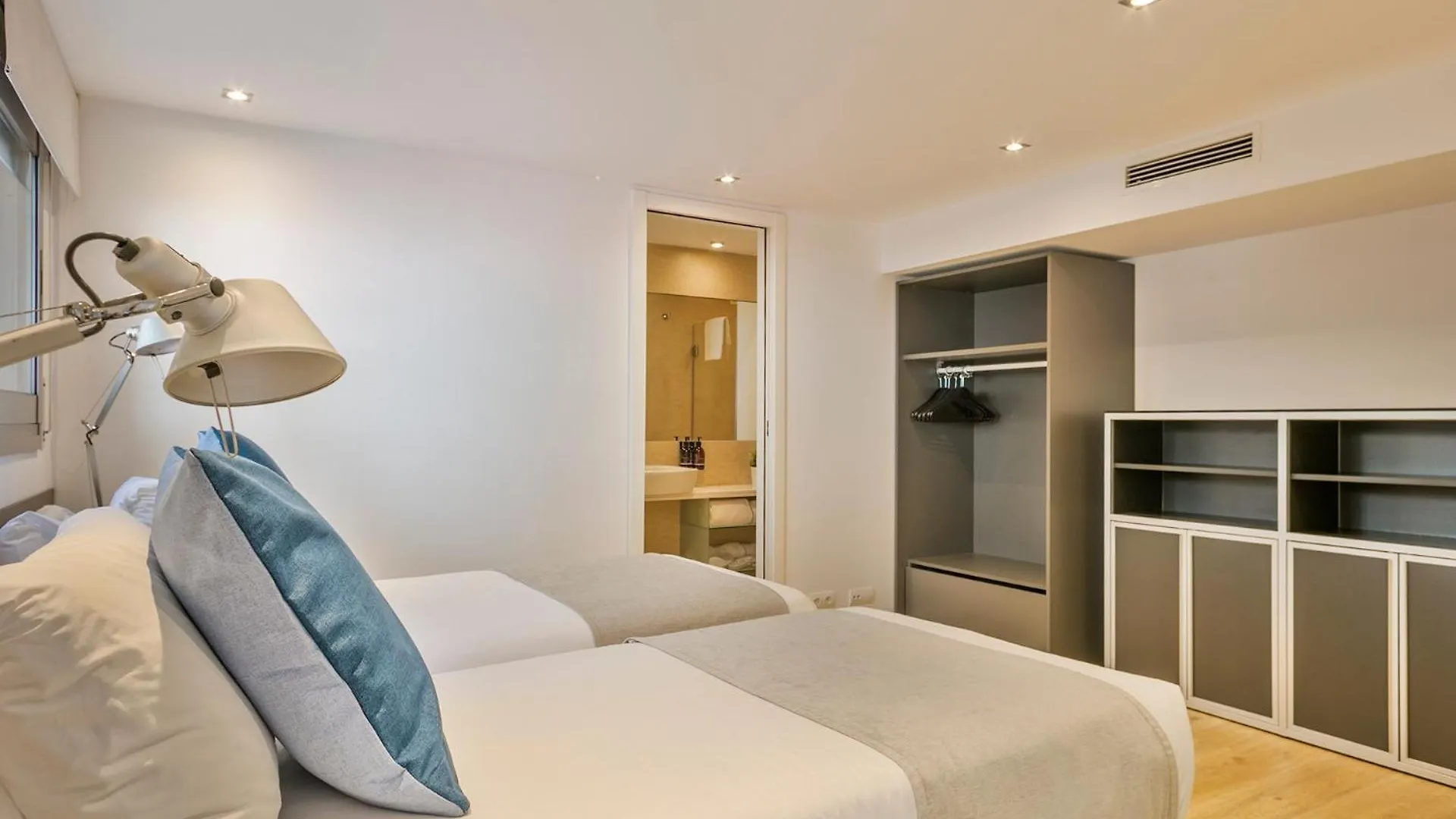 Lugaris Rambla Apartments Barcelona 0*,  Spain